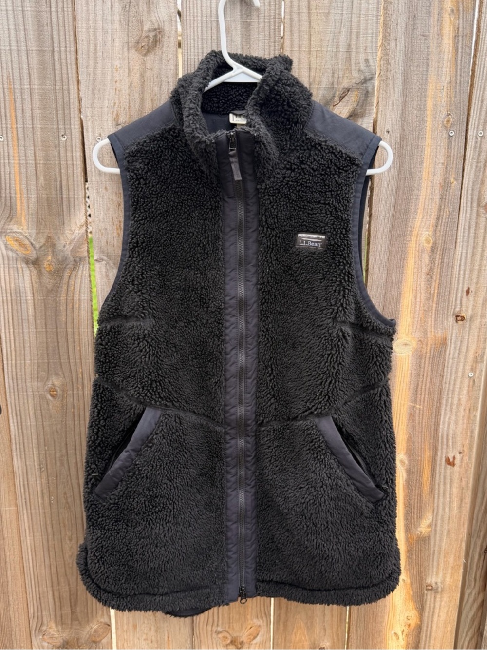 L.L.Bean Black Sherpa Fleece Vest sz lg petite - Picture 1 of 6